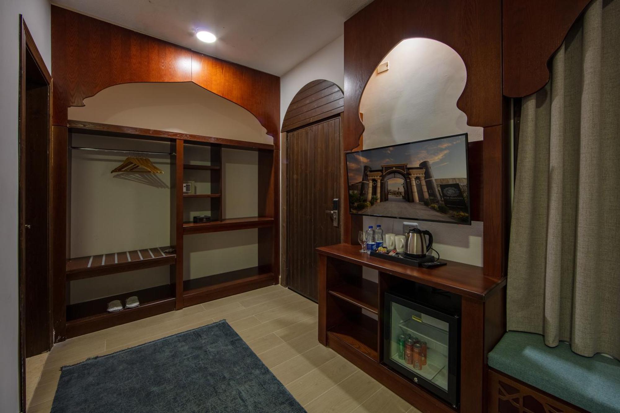Petra Seasons Luxury Resort Al Hayy Екстер'єр фото